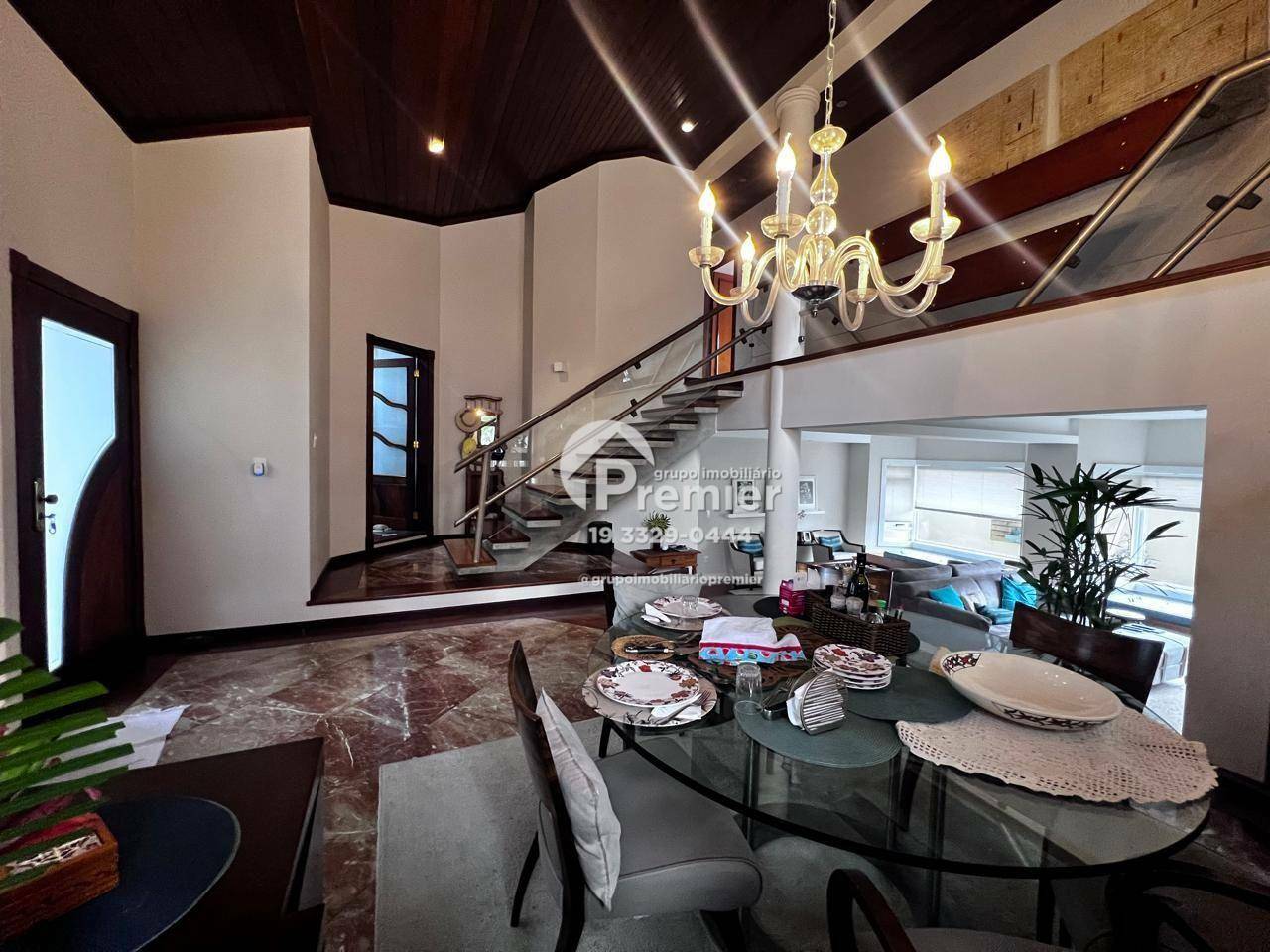 Casa de Condomínio à venda com 4 quartos, 360m² - Foto 1