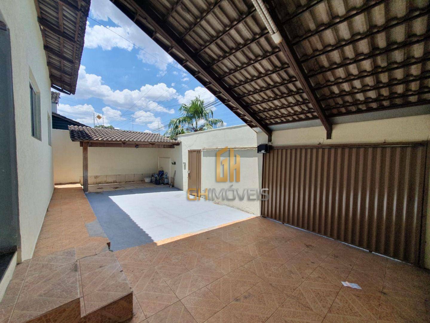 Casa à venda com 4 quartos, 150m² - Foto 1