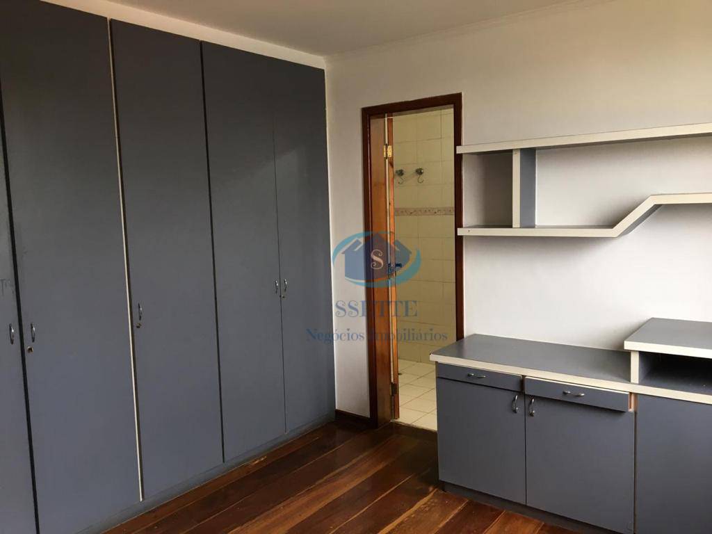 Apartamento à venda com 4 quartos, 220m² - Foto 18