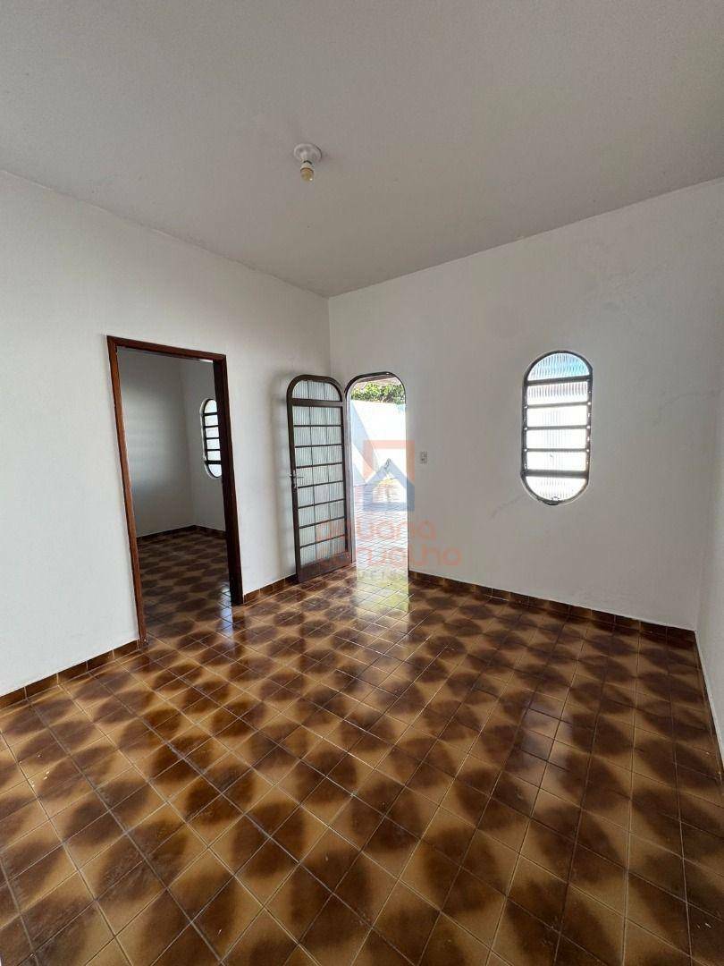 Casa para alugar com 3 quartos, 170m² - Foto 21