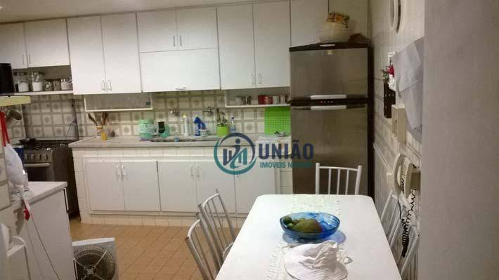 Apartamento à venda com 4 quartos, 158m² - Foto 3