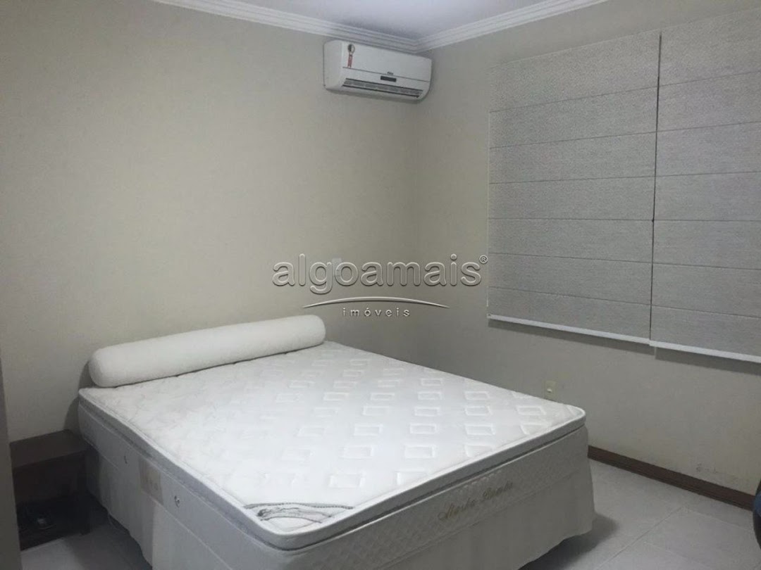 Casa à venda com 4 quartos, 200m² - Foto 18