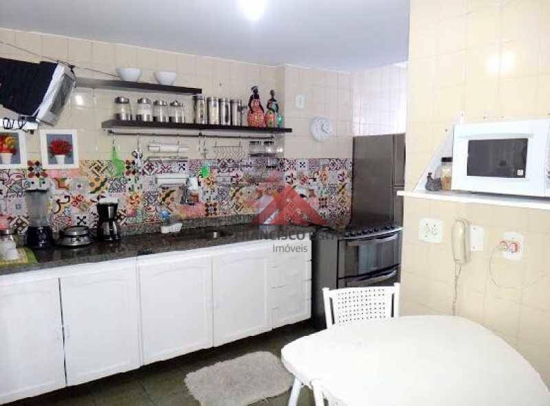 Apartamento à venda com 2 quartos, 75m² - Foto 13