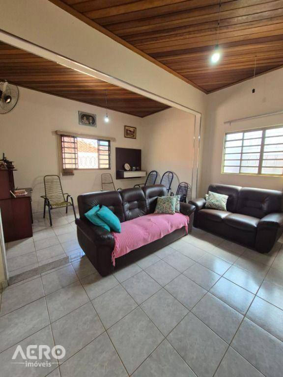 Casa, 3 quartos, 400 m² - Foto 1