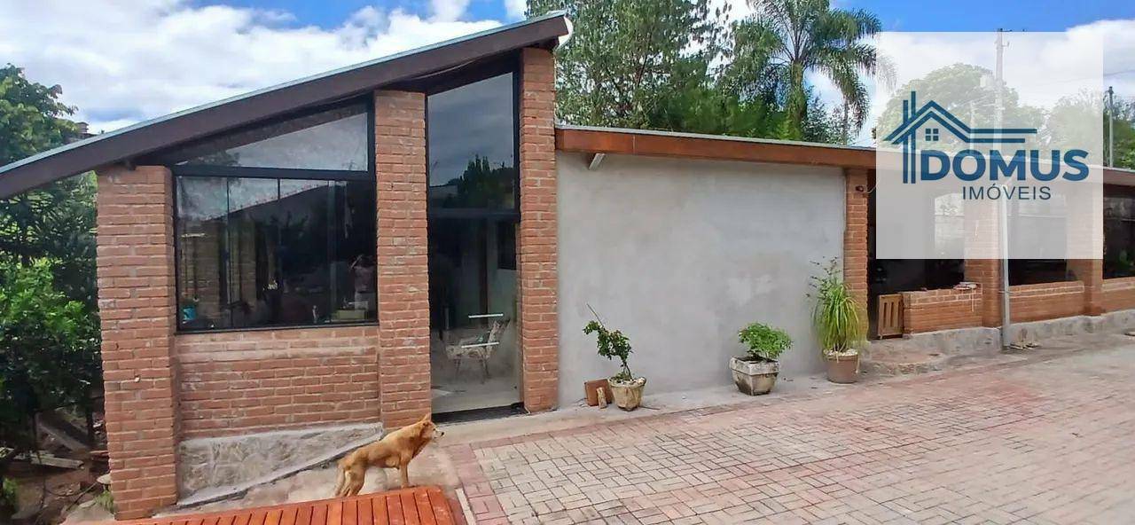 Chácara à venda com 3 quartos, 150m² - Foto 1