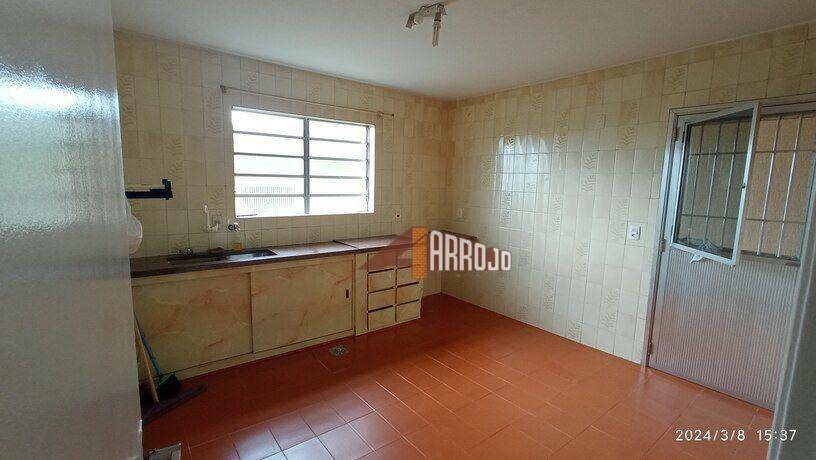 Sobrado à venda com 2 quartos, 200m² - Foto 3