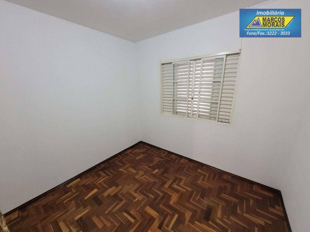 Casa para alugar com 4 quartos, 200m² - Foto 14