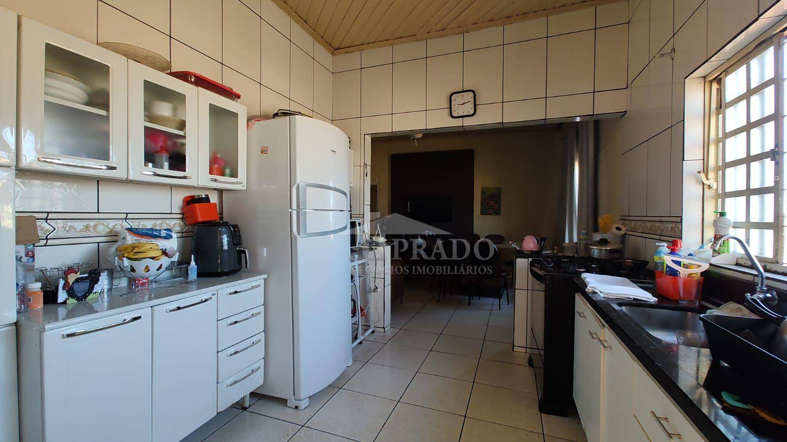 Casa à venda com 4 quartos, 194m² - Foto 3