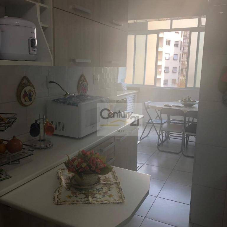 Apartamento à venda com 3 quartos, 139m² - Foto 18