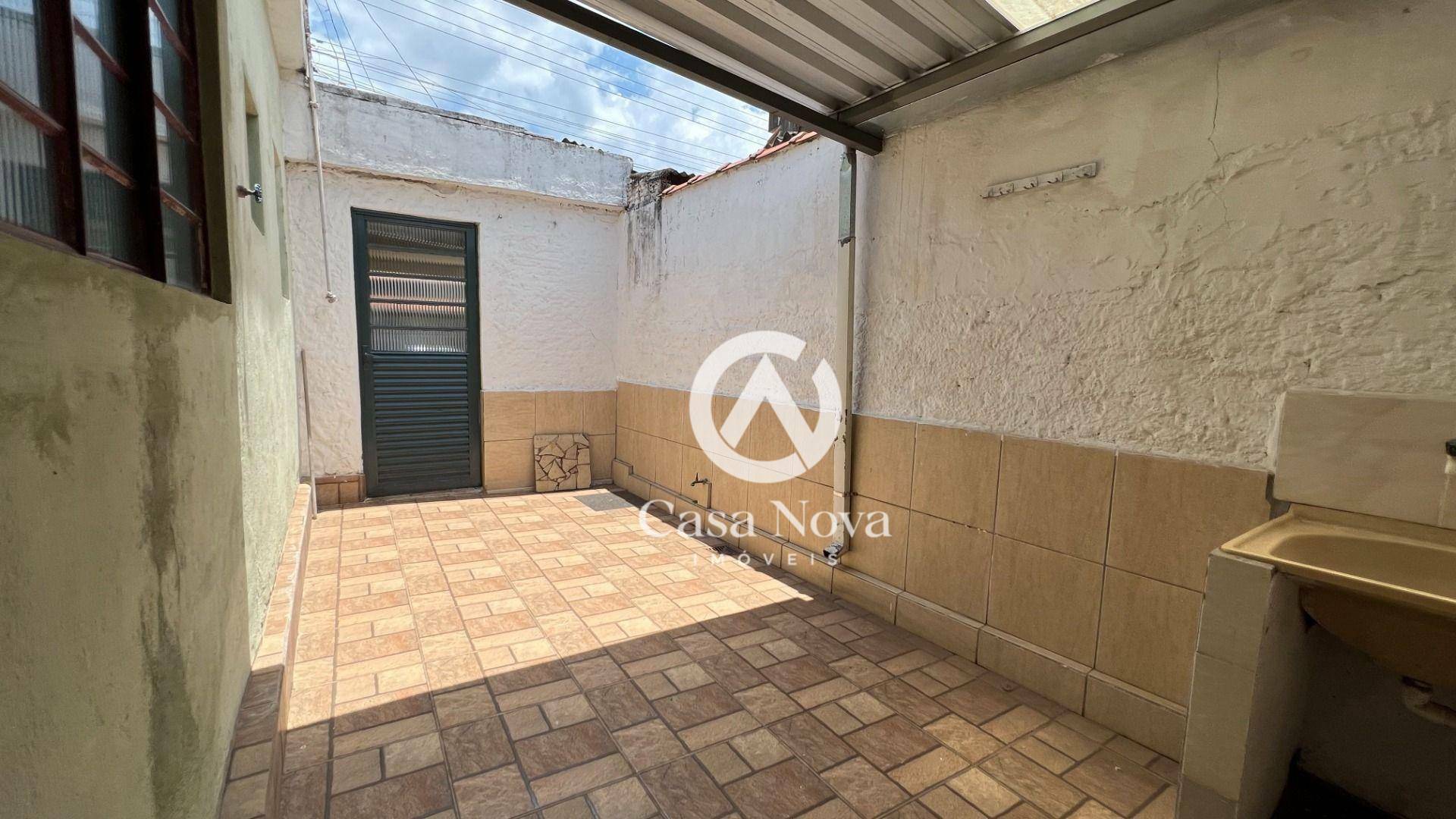 Casa à venda com 3 quartos, 100m² - Foto 4