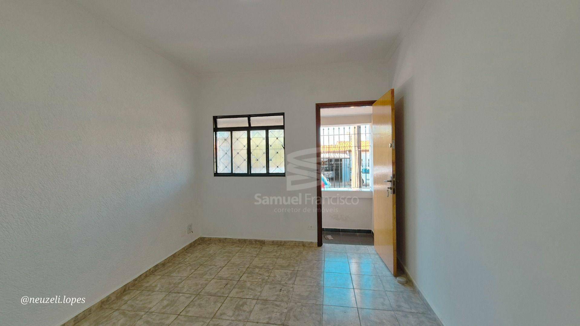 Casa à venda com 2 quartos, 70m² - Foto 2