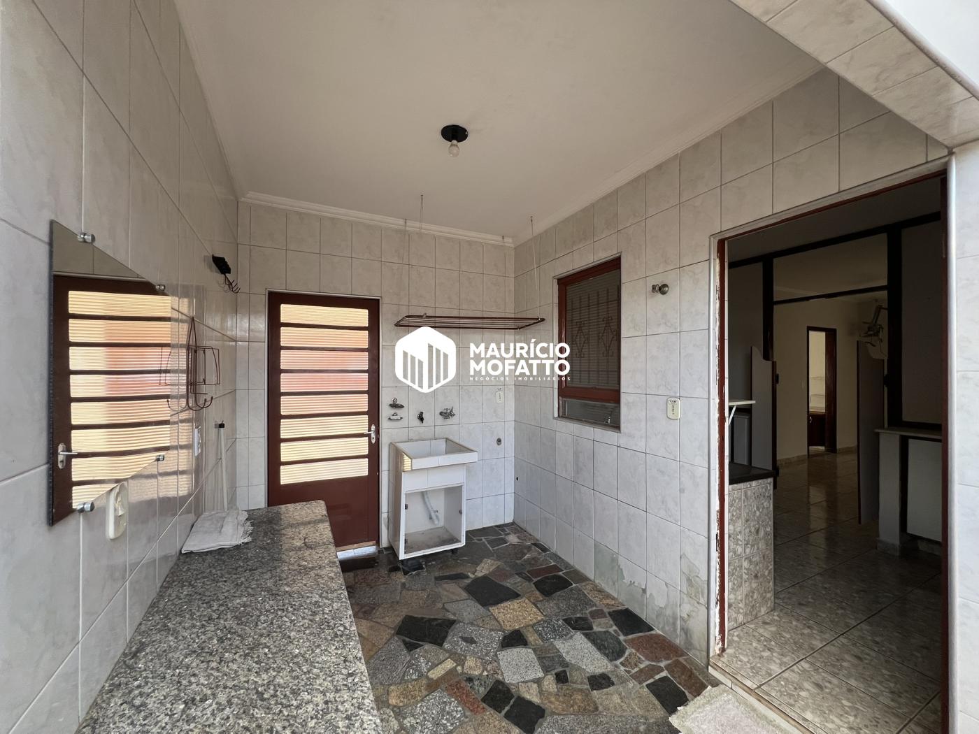 Casa à venda com 3 quartos, 250m² - Foto 13