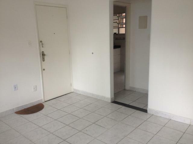 Apartamento à venda com 2 quartos, 70m² - Foto 6