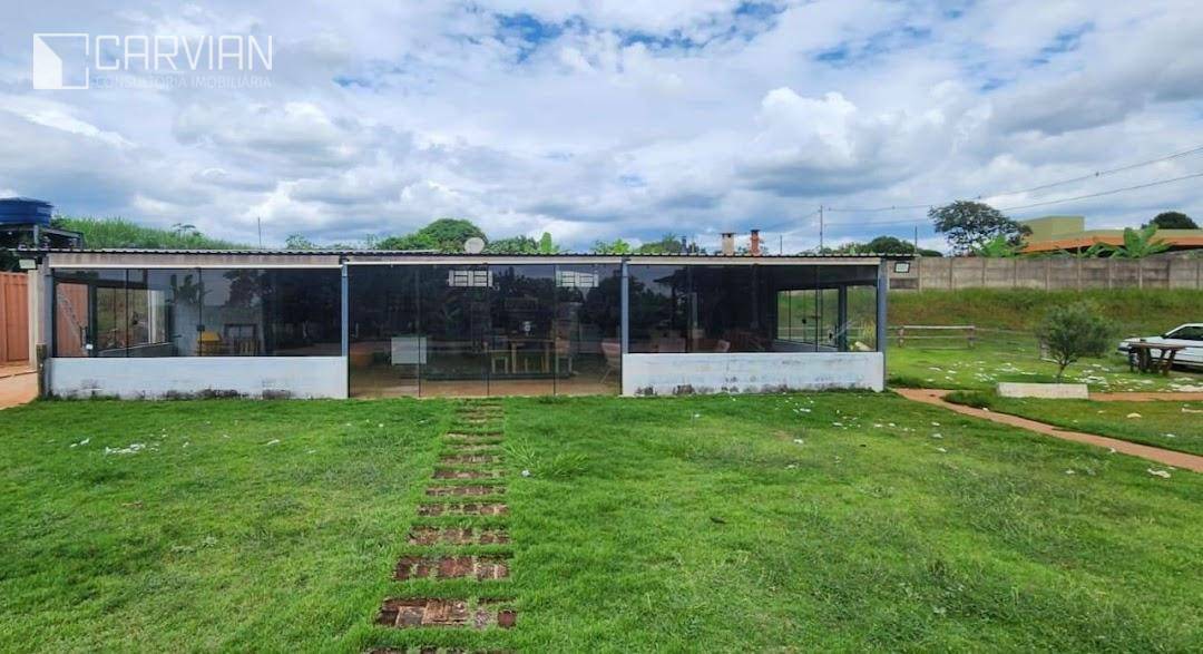 Chácara à venda com 4 quartos, 250m² - Foto 3