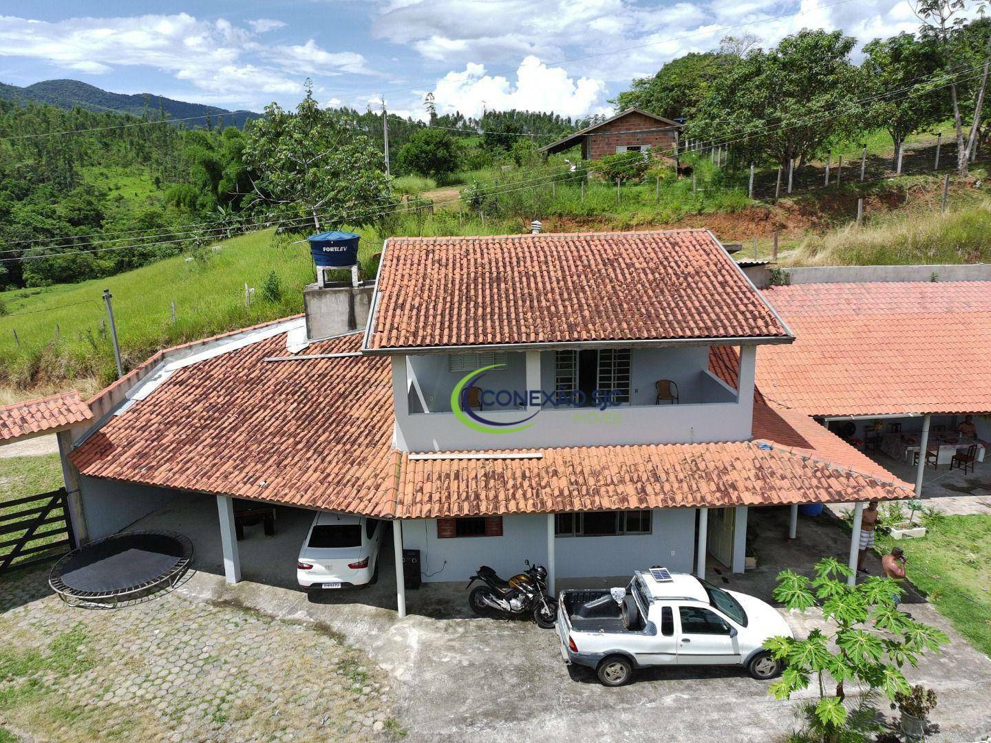 Sítio à venda com 3 quartos, 430m² - Foto 1