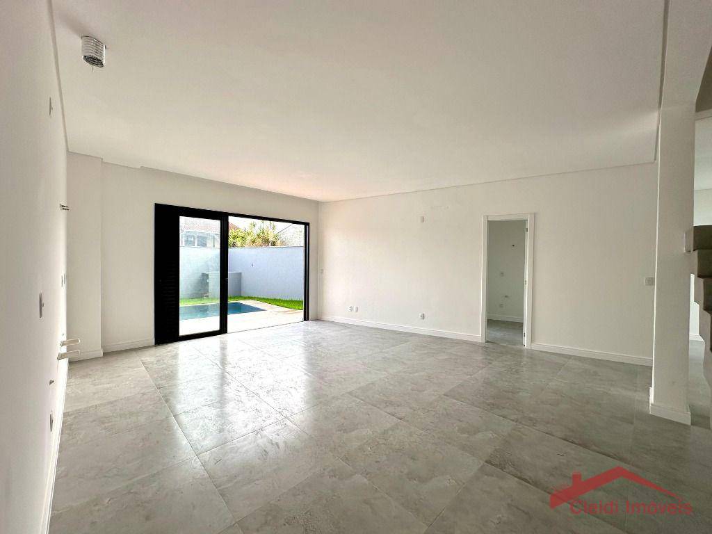 Casa à venda com 3 quartos, 189m² - Foto 9