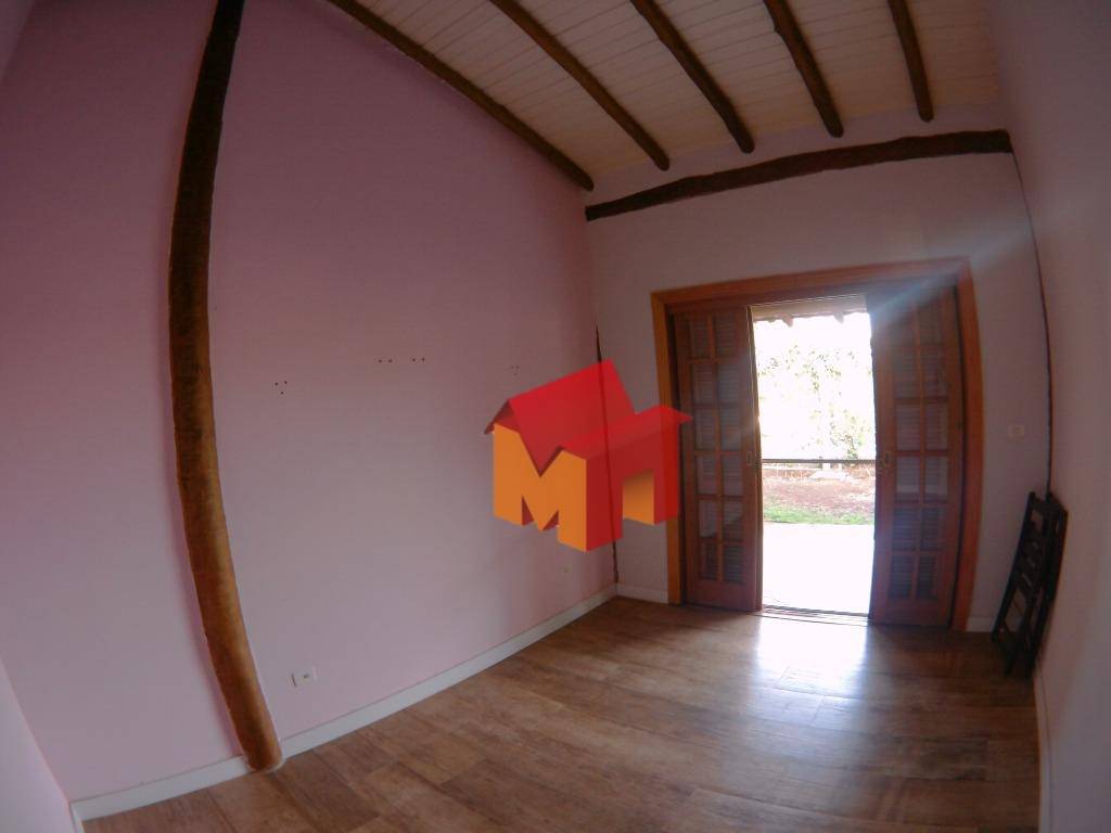 Chácara à venda com 3 quartos, 200m² - Foto 10