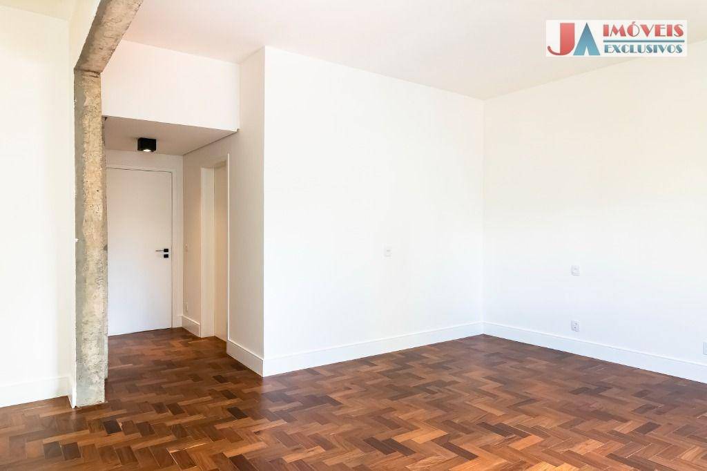 Apartamento à venda com 3 quartos, 212m² - Foto 3