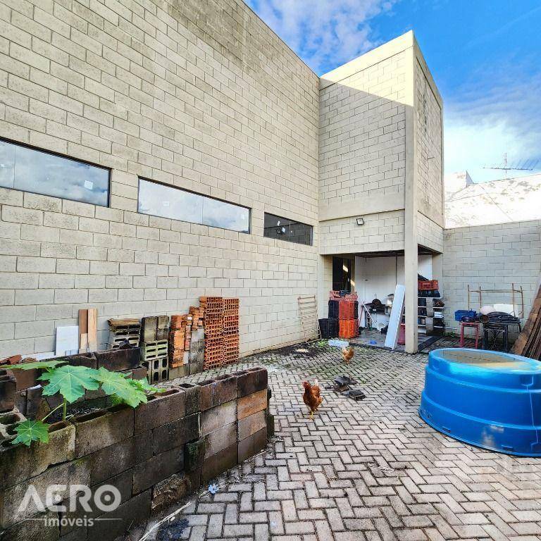Casa à venda e aluguel com 3 quartos, 395m² - Foto 26