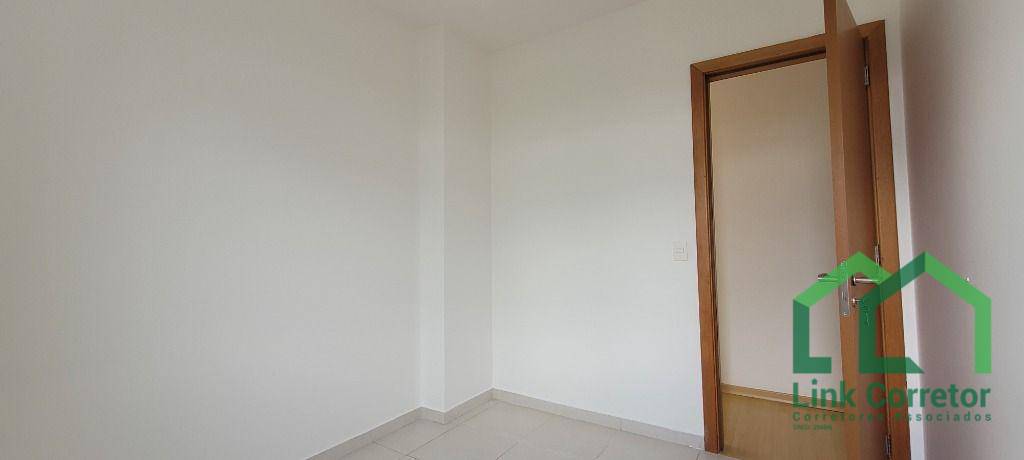 Apartamento à venda com 3 quartos, 83m² - Foto 19