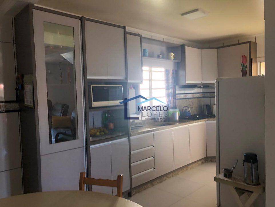 Casa à venda com 6 quartos, 310m² - Foto 18