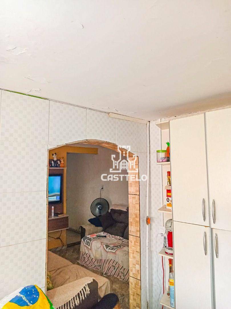 Casa à venda com 2 quartos, 69m² - Foto 12