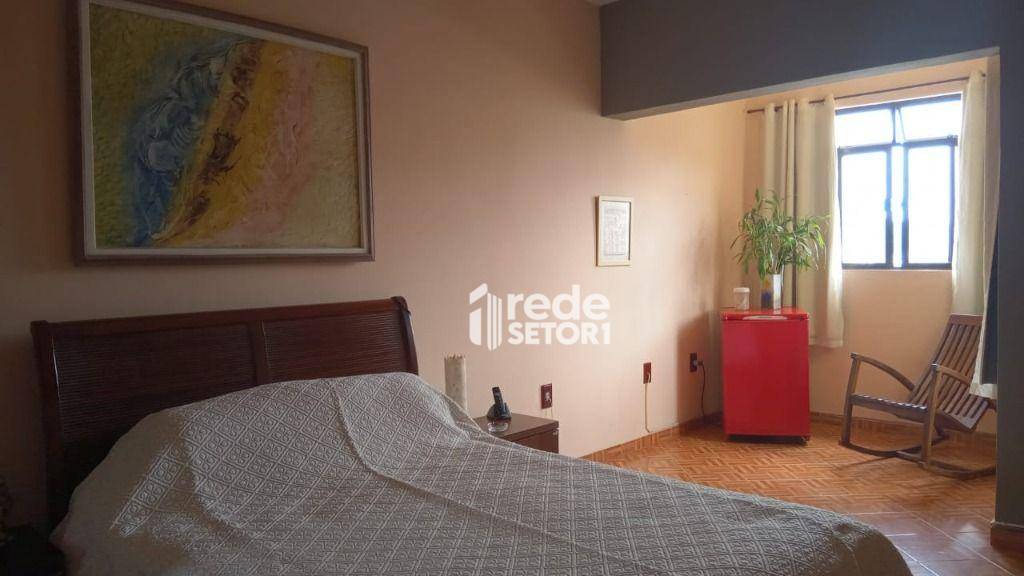 Casa à venda com 5 quartos, 264m² - Foto 43