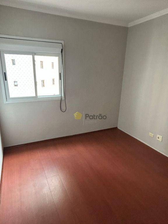 Apartamento à venda com 3 quartos, 107m² - Foto 2