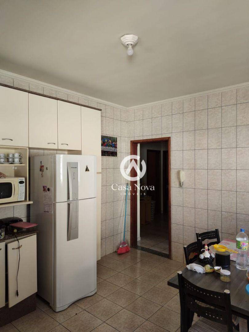 Casa à venda com 3 quartos, 150m² - Foto 12