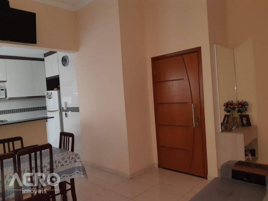 Casa, 3 quartos, 108 m² - Foto 1