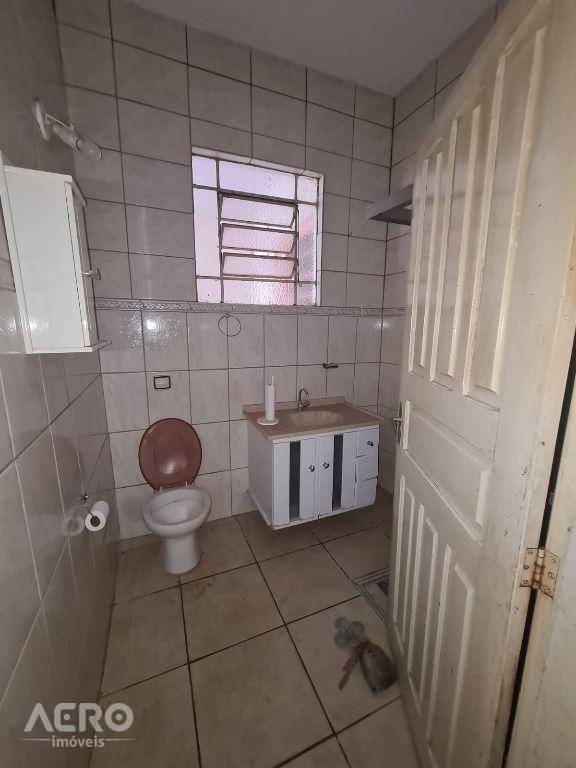 Casa à venda com 3 quartos, 210m² - Foto 12