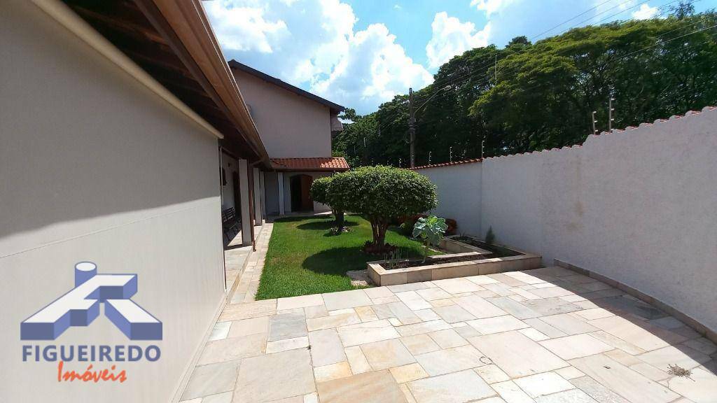 Casa à venda com 4 quartos, 305m² - Foto 19