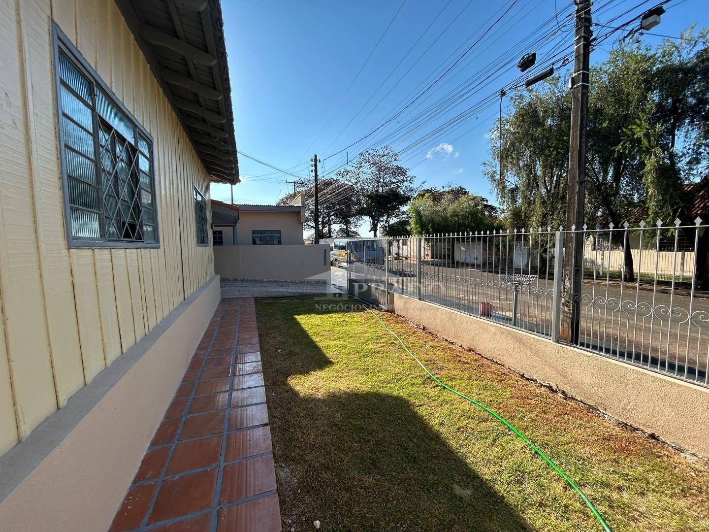 Casa para alugar com 3 quartos, 106m² - Foto 2