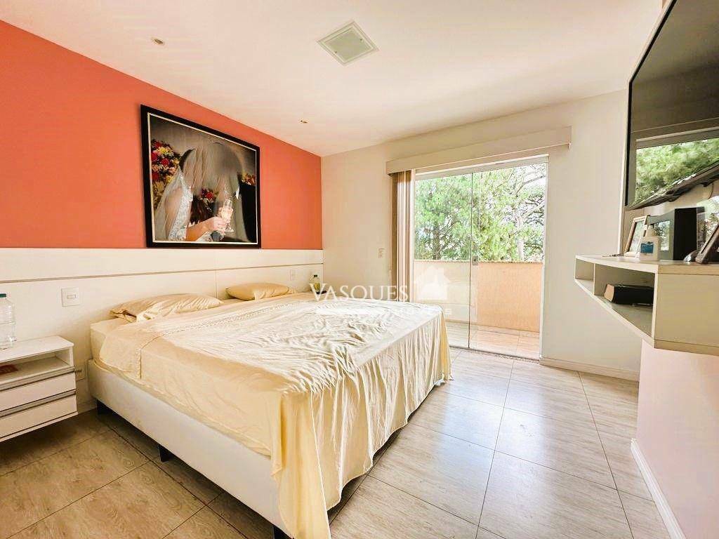 Casa à venda com 4 quartos, 204m² - Foto 15