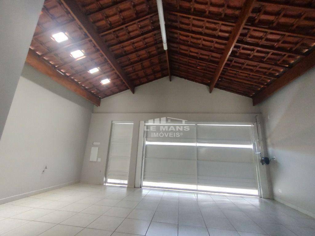 Casa à venda com 3 quartos, 120m² - Foto 1