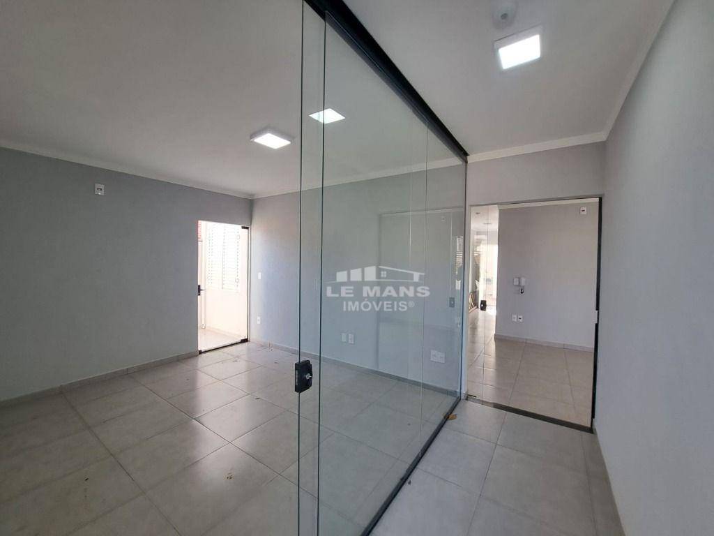 Casa à venda e aluguel com 5 quartos, 154m² - Foto 1