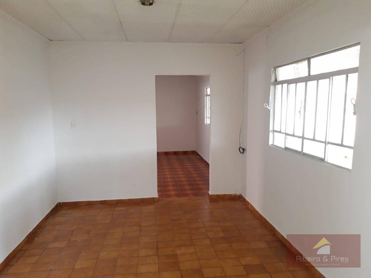 Casa à venda com 3 quartos, 140m² - Foto 2