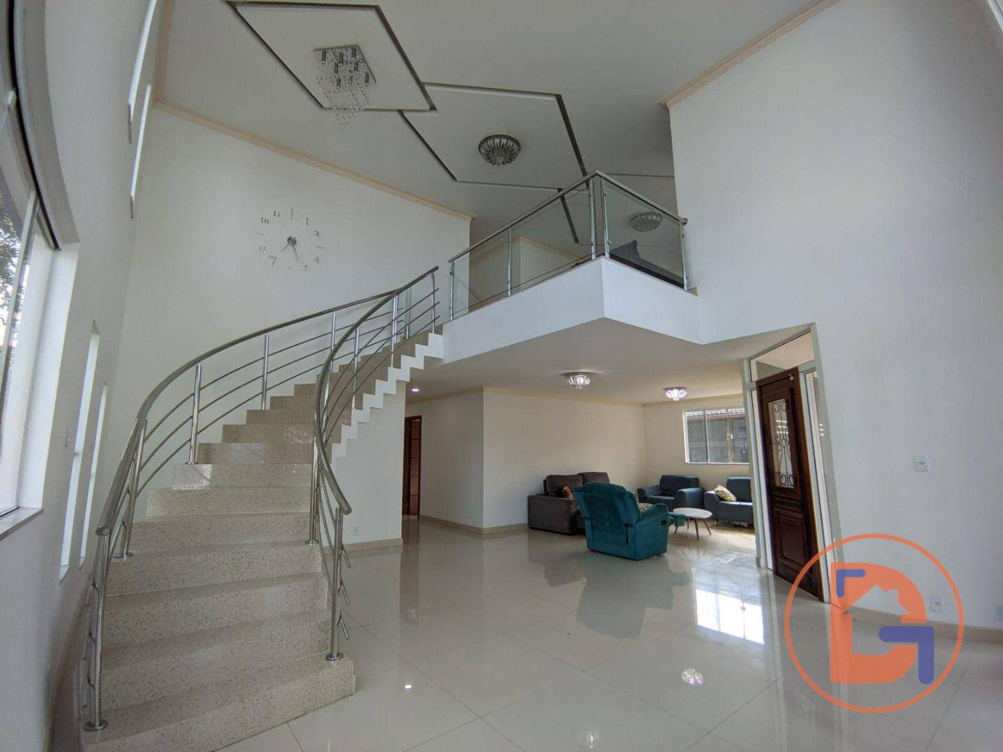 Casa à venda com 5 quartos, 240m² - Foto 13