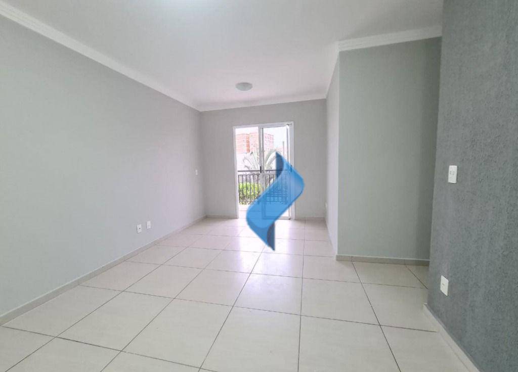 Apartamento à venda com 3 quartos, 70m² - Foto 2