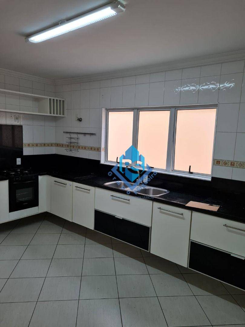 Sobrado para alugar com 3 quartos, 220m² - Foto 4