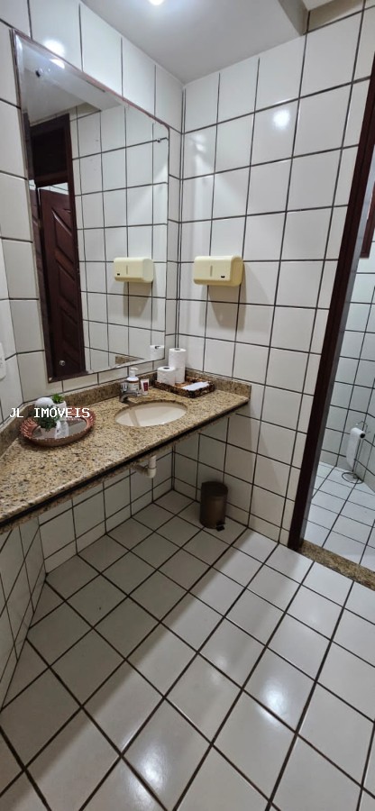 Casa para alugar com 4 quartos, 373m² - Foto 12