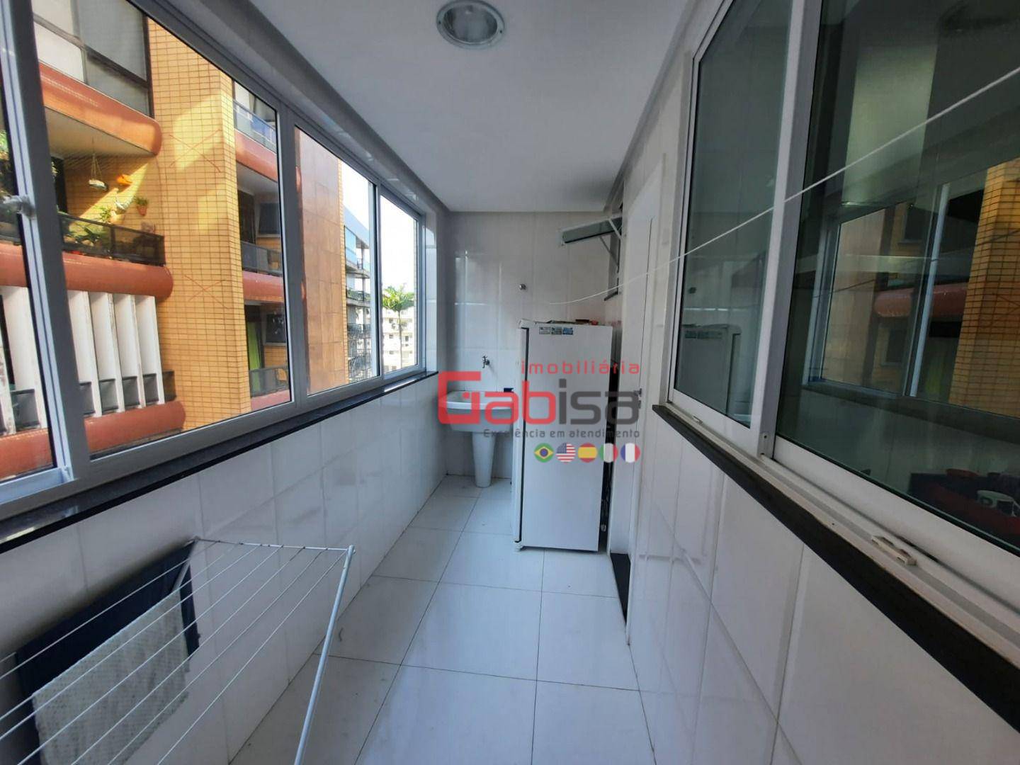 Apartamento à venda com 3 quartos, 140m² - Foto 3