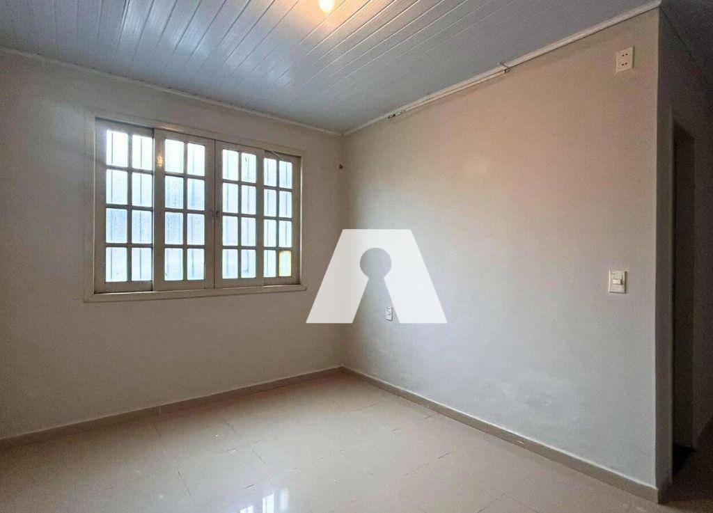 Casa para alugar com 5 quartos, 212m² - Foto 3