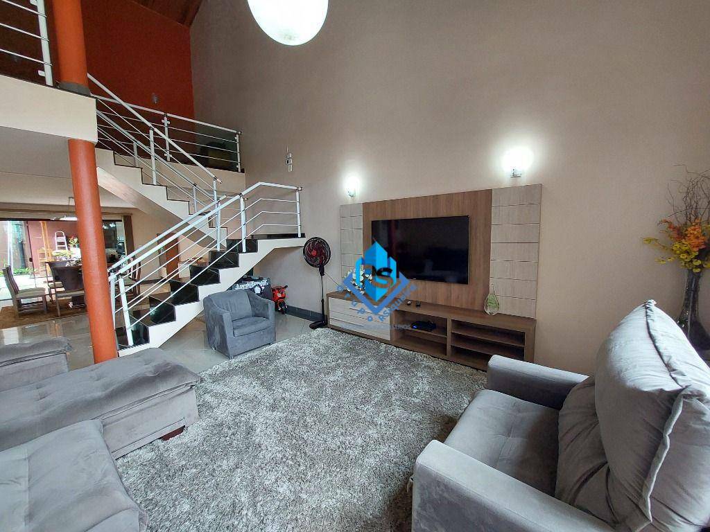 Sobrado à venda com 3 quartos, 296m² - Foto 2