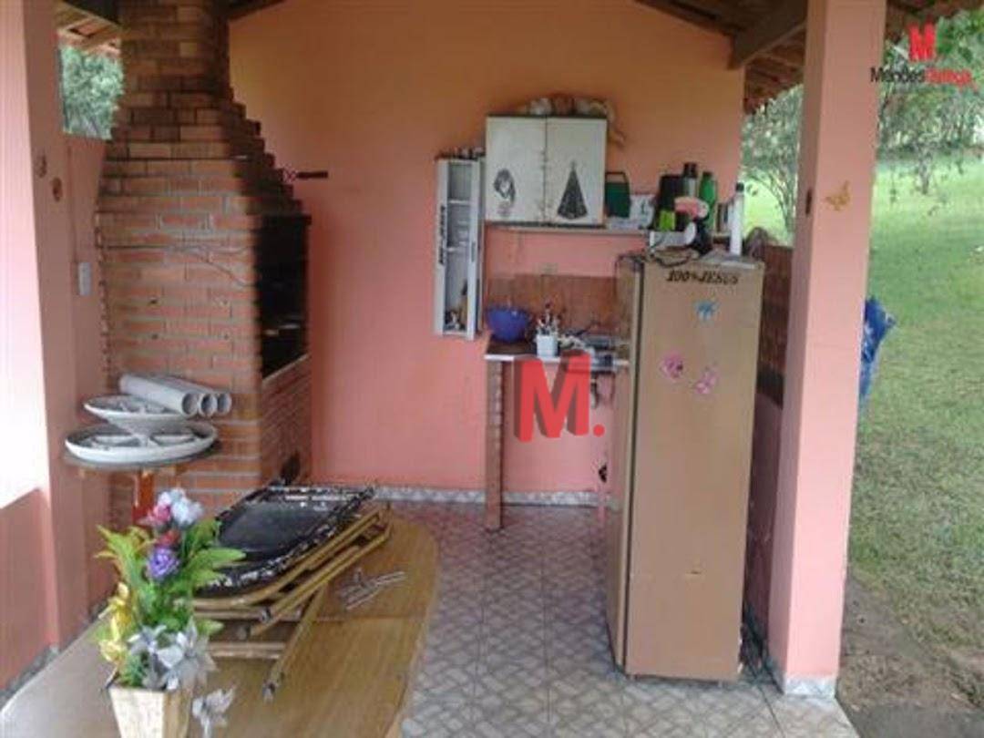 Chácara à venda com 3 quartos, 300m² - Foto 7