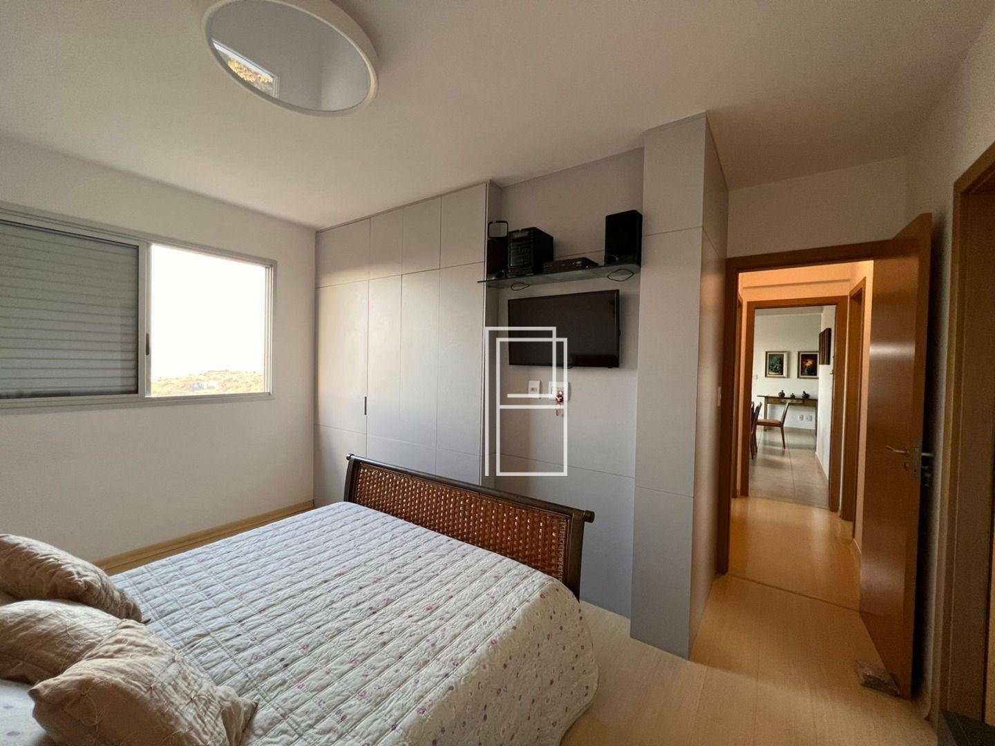 Apartamento para alugar com 4 quartos, 118m² - Foto 9