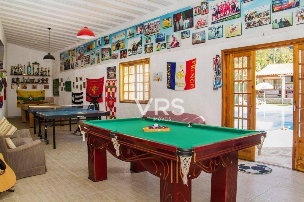 Casa à venda com 16 quartos, 1800m² - Foto 35