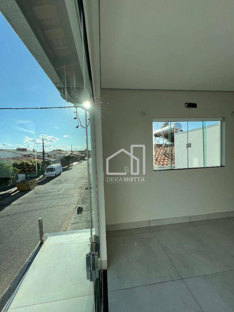 Casa à venda com 3 quartos, 240m² - Foto 10