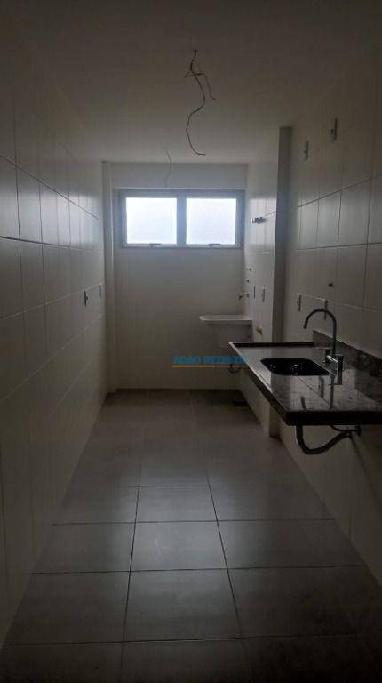 Apartamento à venda com 2 quartos, 63m² - Foto 6