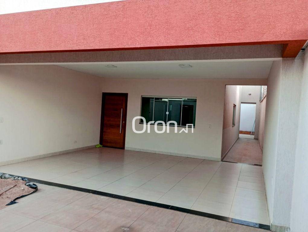 Casa à venda com 3 quartos, 200m² - Foto 2